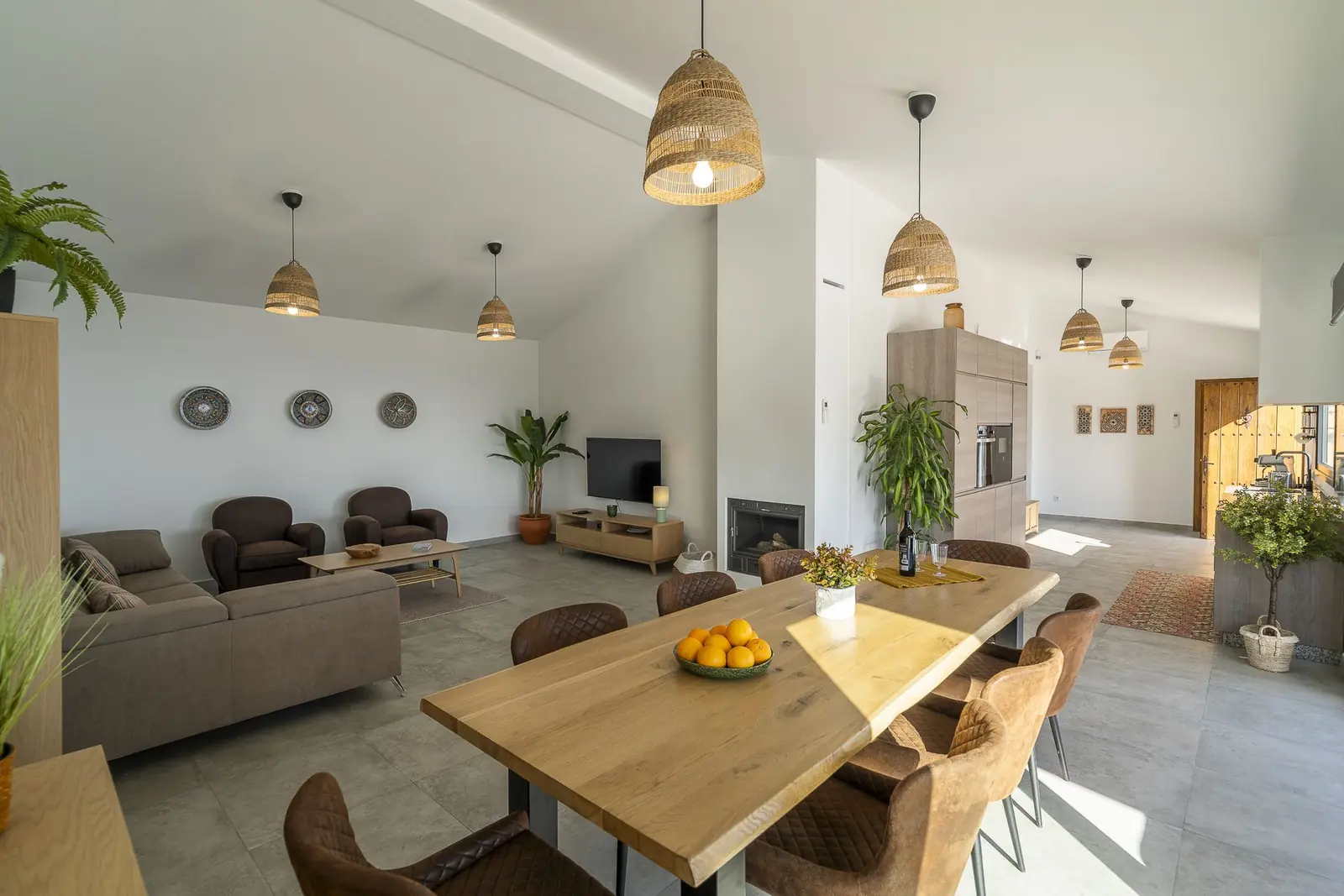 Open plan living, dining and kitchen