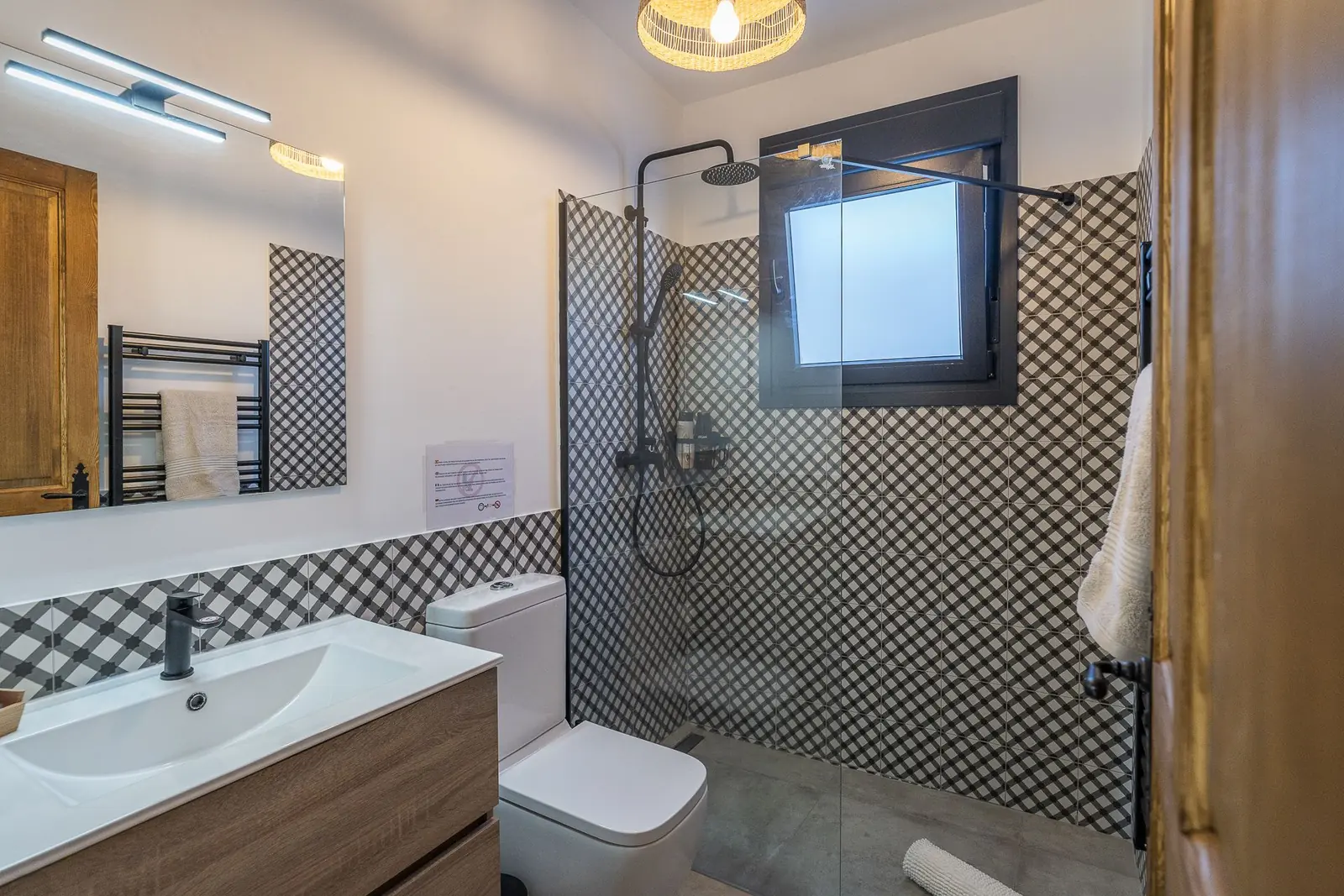 En-suite bathroom