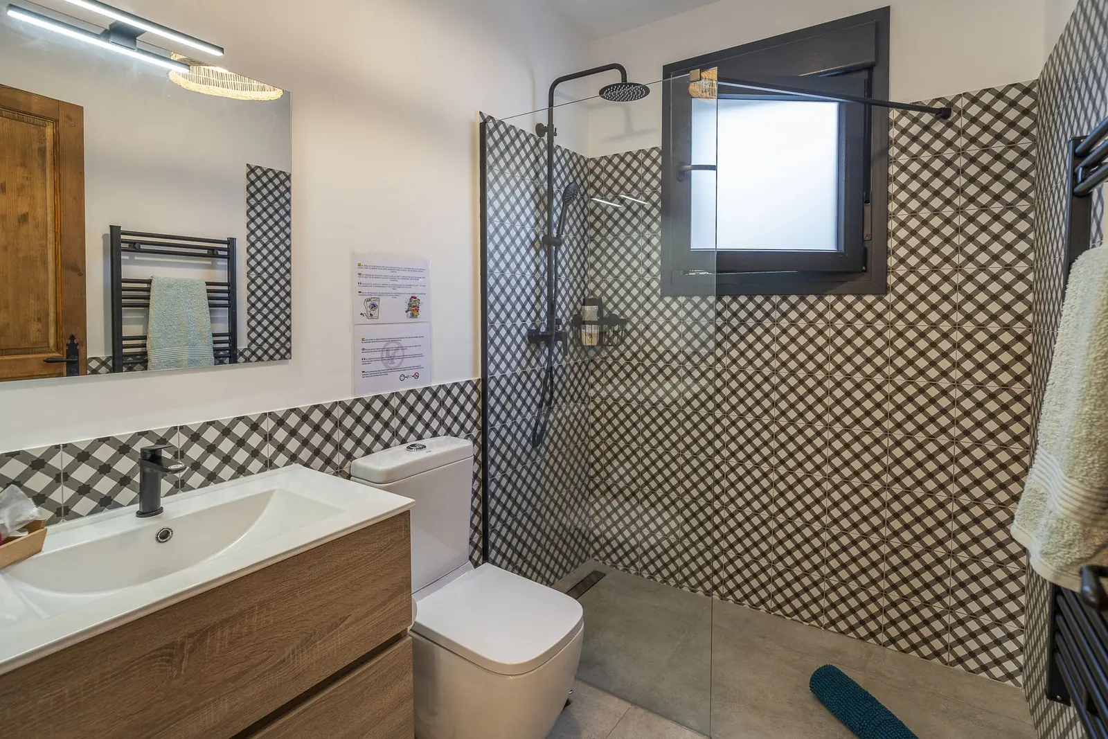 Second en-suite bathroom